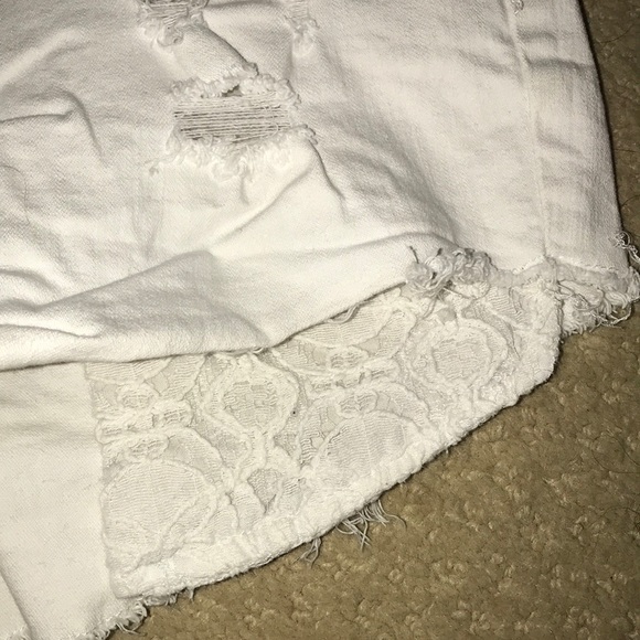 White Distressed shorts - Picture 3 of 3
